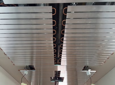 Topně chladicí stropy