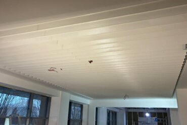 topně chladicí strop